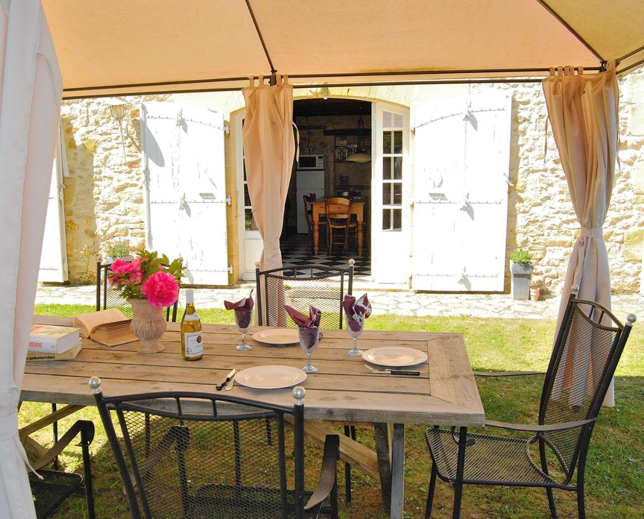 Domaine Des Hirondelles Villa Saint-Vincent-de-Cosse Bagian luar foto