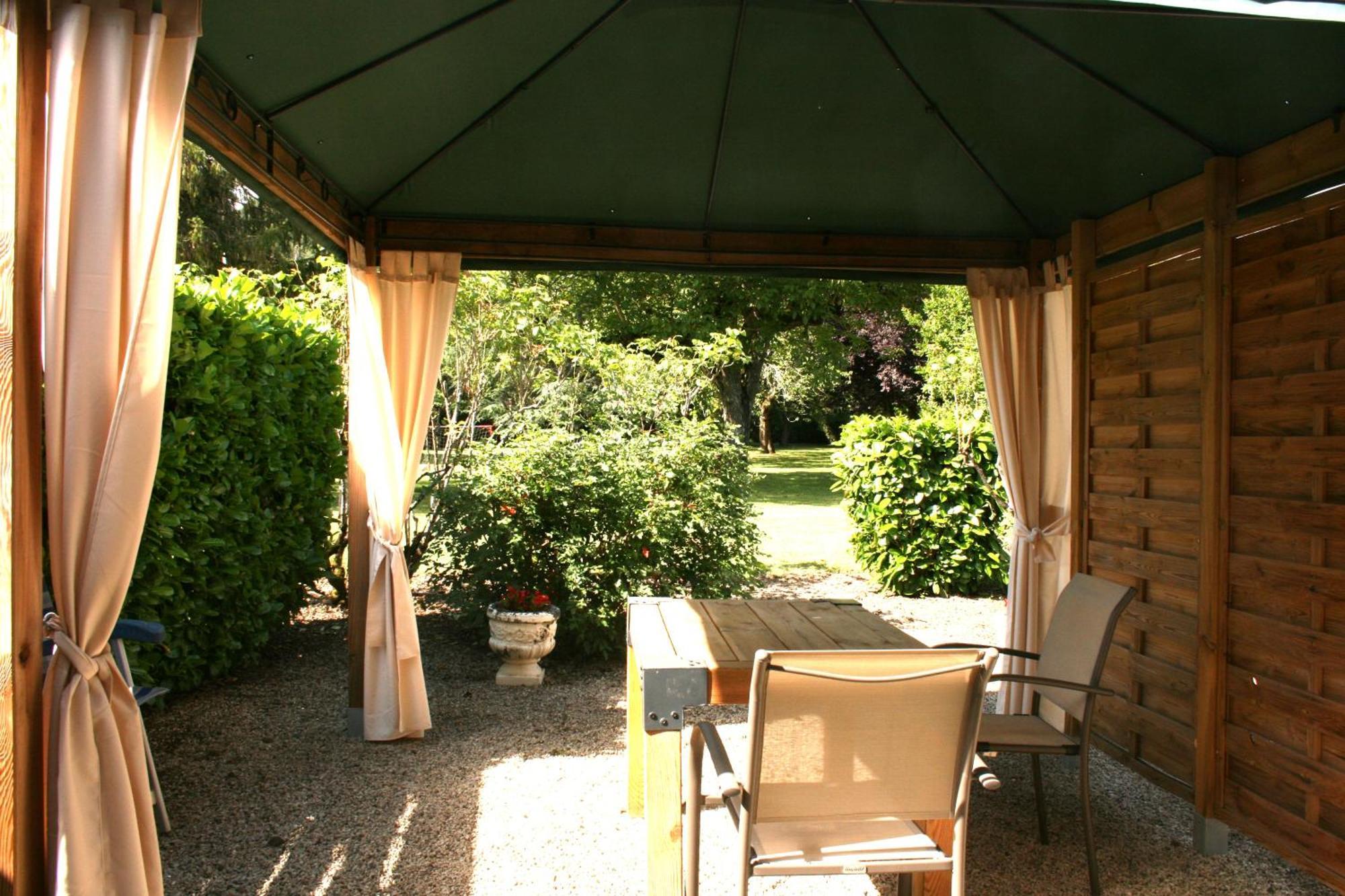 Domaine Des Hirondelles Villa Saint-Vincent-de-Cosse Bagian luar foto
