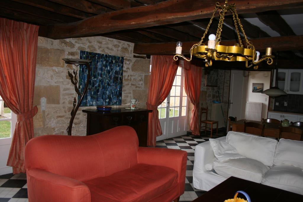 Domaine Des Hirondelles Villa Saint-Vincent-de-Cosse Bagian luar foto
